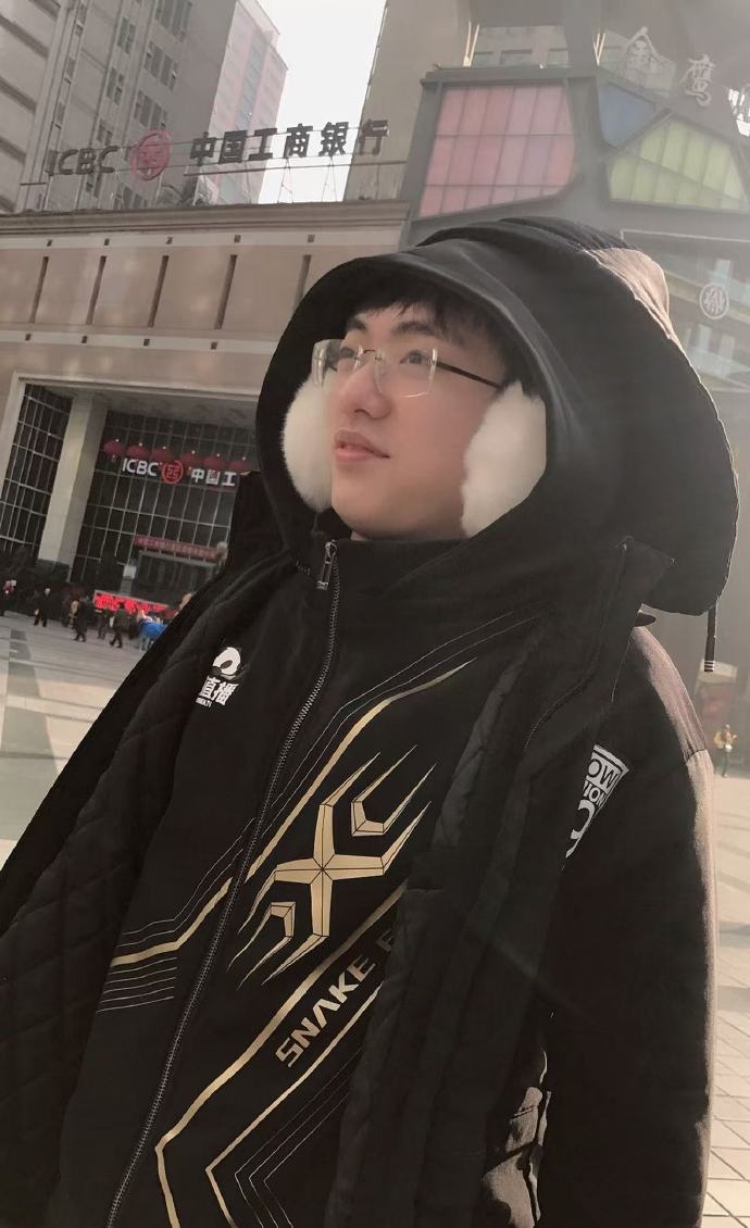 Flandre发布动态纪念出道11周年：开启第十一年了 继续一起加油吧